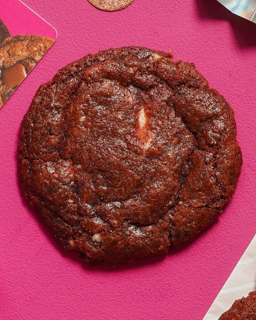 Rouge Velours - Biscuits riches et veloutés aux morceaux de chocolat blanc et noir