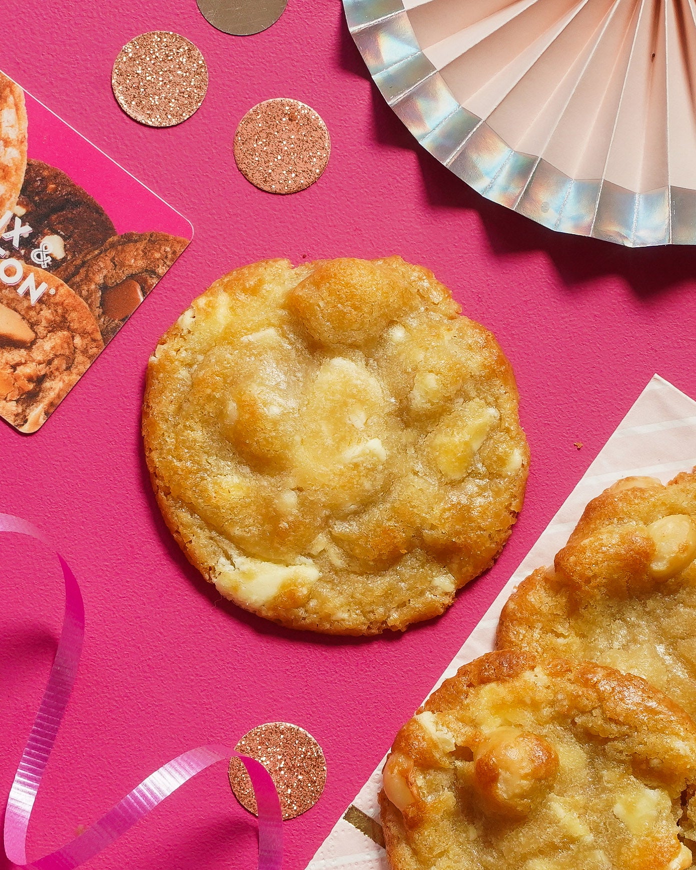 Rock N' Roll - Macadamia Nuts & White Chocolate Chunk Frozen Cookie Dough