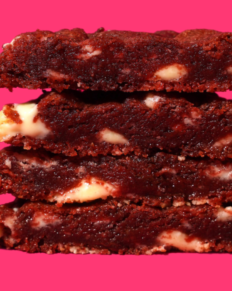 Rouge Velours - Biscuits riches et veloutés aux morceaux de chocolat blanc et noir